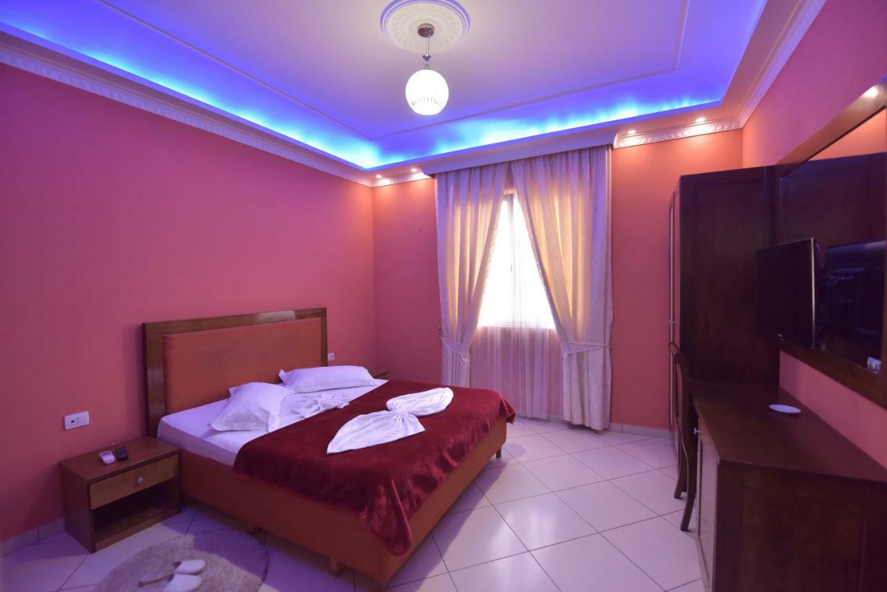 Hotel Emigranti Shkodër Exteriör bild